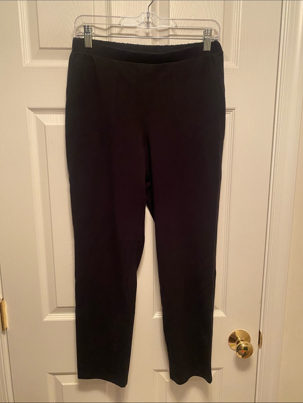 Women with Control Black Pull-On Pants…size M Petite